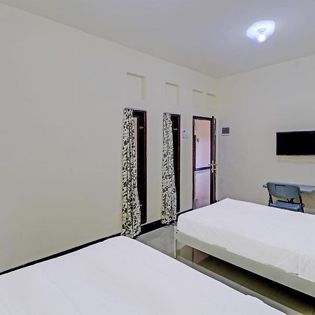 Oyo 91864 Holistic Stay Jimbaran Exteriör bild