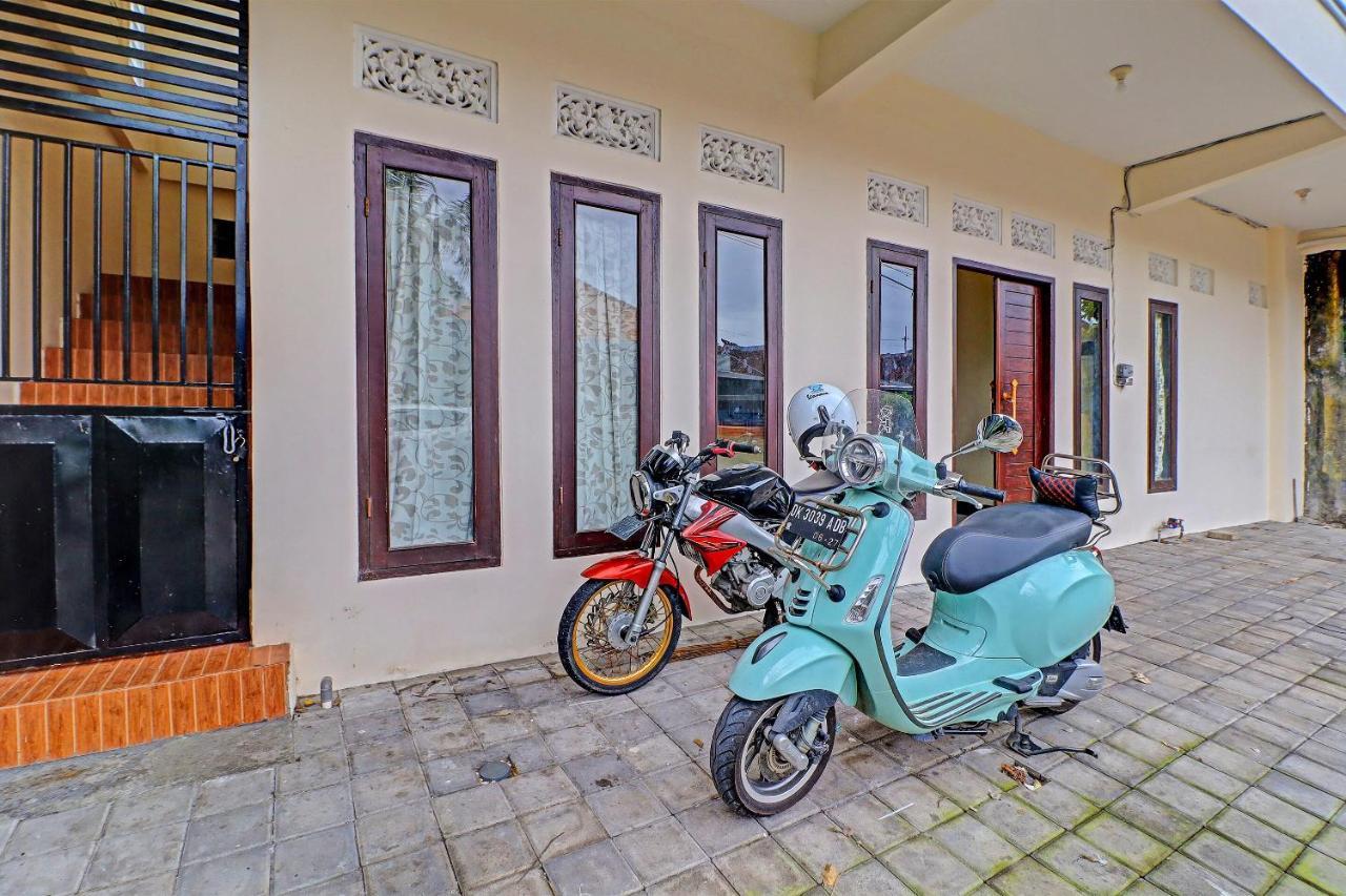 Oyo 91864 Holistic Stay Jimbaran Exteriör bild