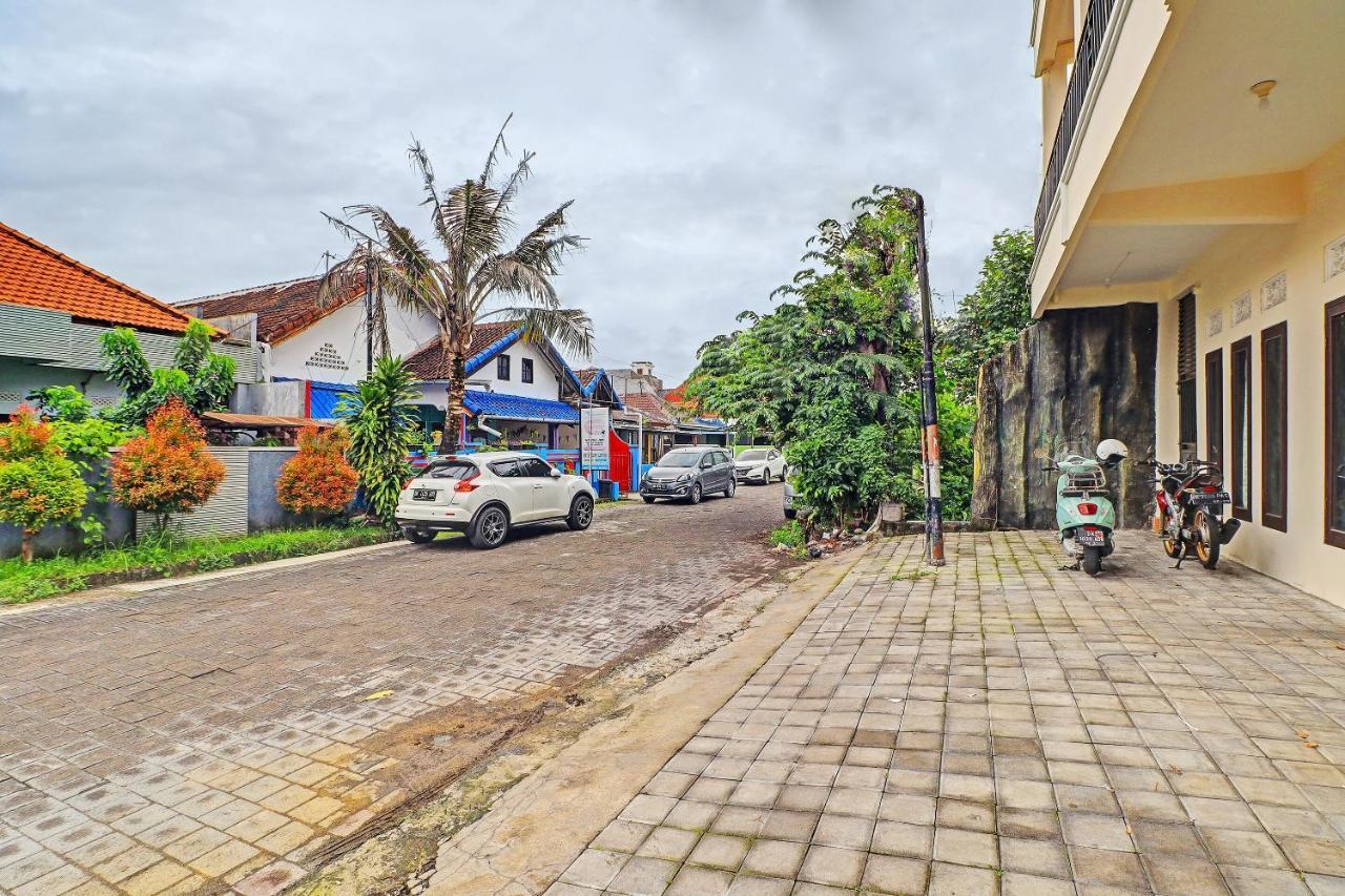Oyo 91864 Holistic Stay Jimbaran Exteriör bild