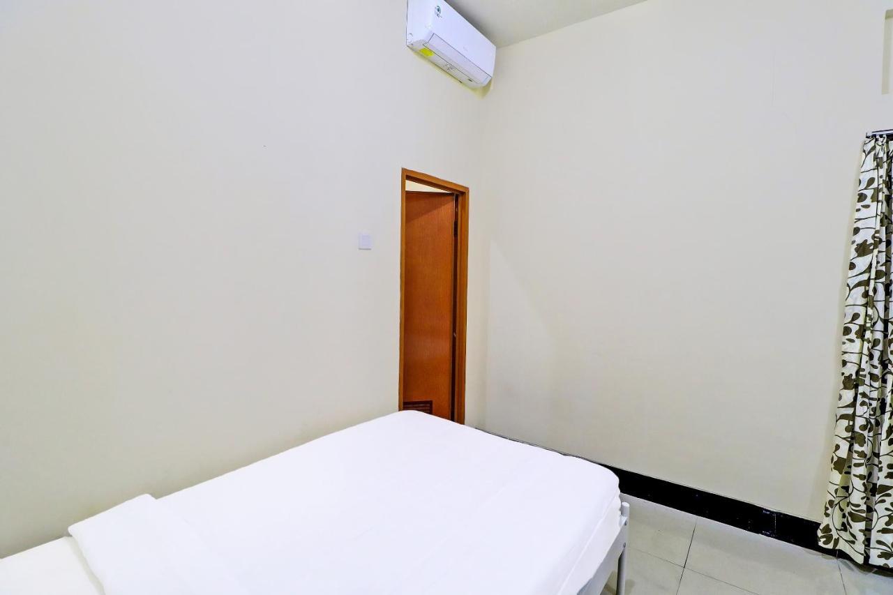 Oyo 91864 Holistic Stay Jimbaran Exteriör bild