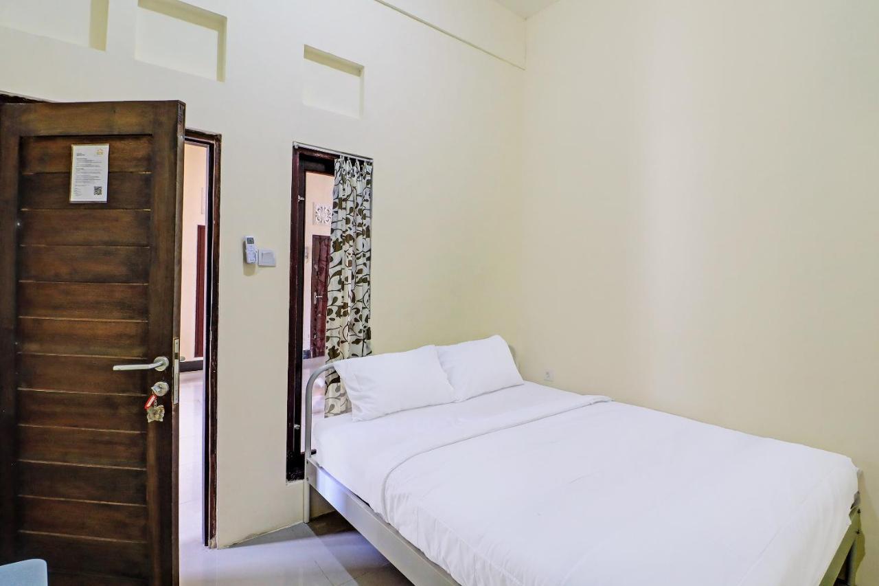 Oyo 91864 Holistic Stay Jimbaran Exteriör bild
